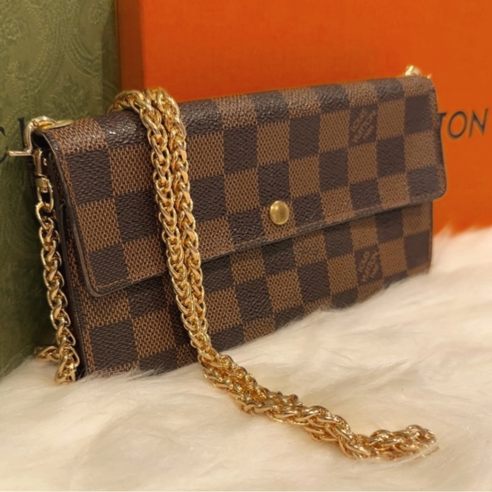 Louis Vuitton damier ebene sarah wallet on chain